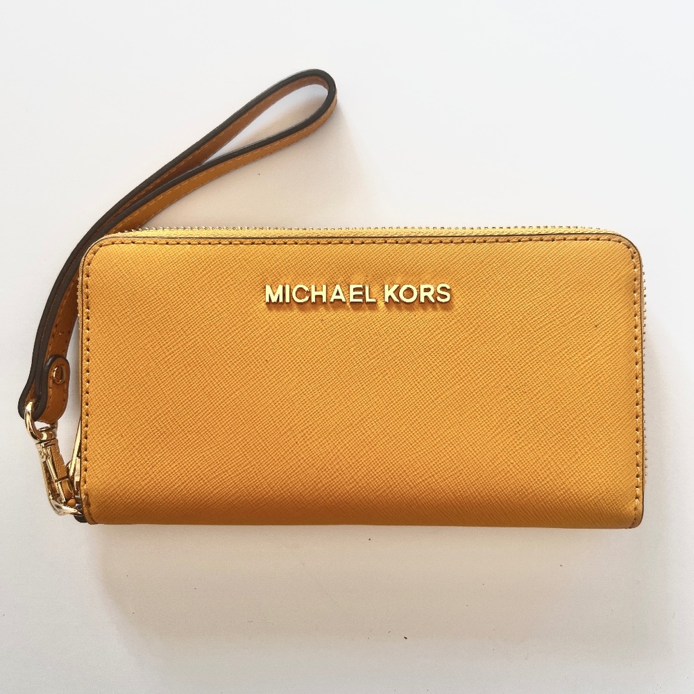Michael Kors JetSet Wristlet Phone Case Wallet in Vintage Yellow
